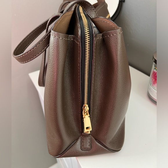 🤎AUTHENTIC MARC JACOBS TOP HANDLE HANDBAG WITH GOLD TONE HARDWARE 🤎 - Picture 2 of 7